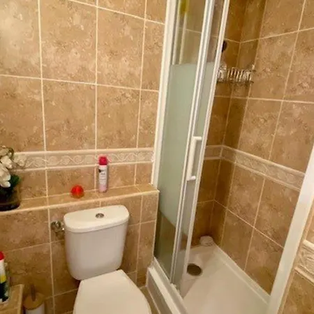 F2 A Amelie-les-bains Avec Parking, Ascenseur Et Equipements Complets - Fr-1-703-24 * Amelie-les-Bains-Palalda